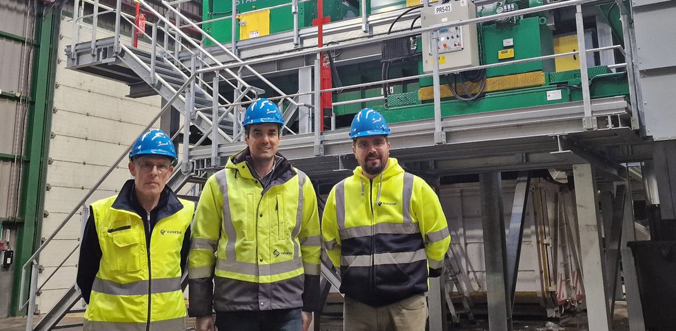 Photo_04_Amadeu_Carvalho_António_Afonso_Rafael_Isidoro_at_Valorsul_sorting_facility1.jpg